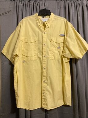 Columbia Men's Short-Sleeve Fishing Button-Up Shirt in Pale Yellow
SIZE XXL/2TG